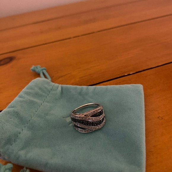 Black & White Diamond Ring - Picture 3 of 4